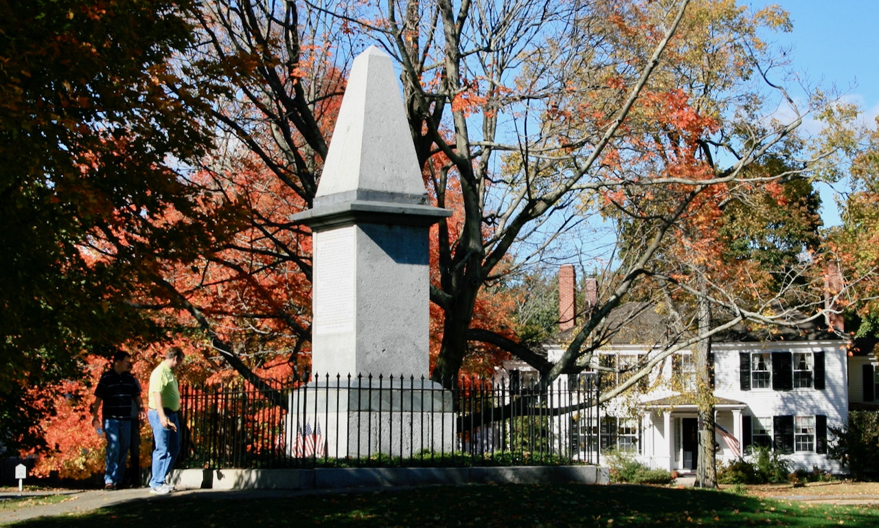 lexington-ma_revolutionary-war-monument